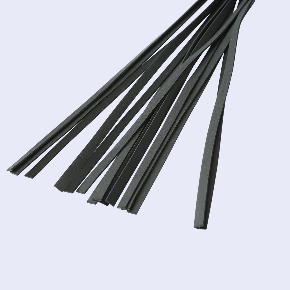 SPORTSHEETS Sex & Mischief Mahogany Flogger