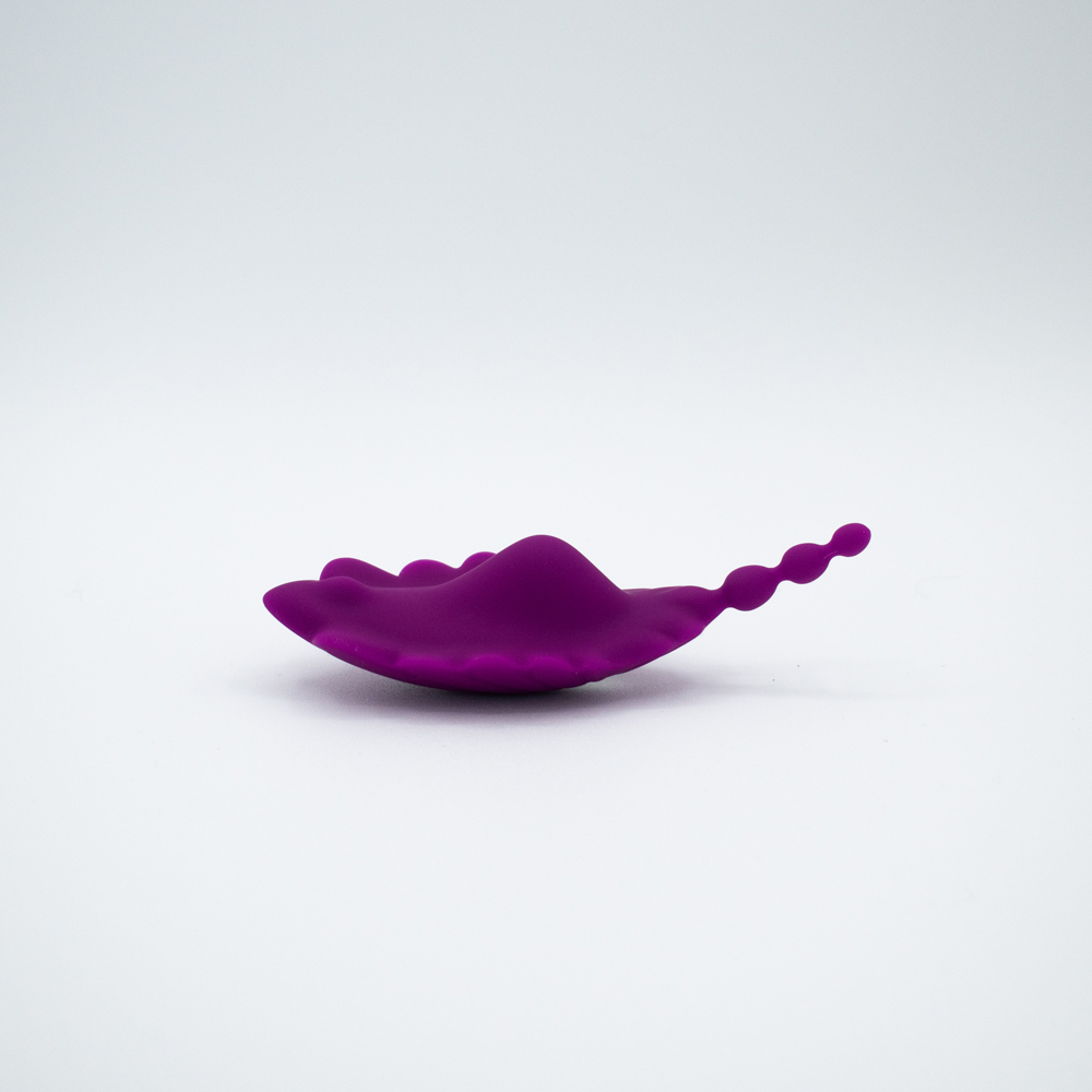 Shell Yeah! Remote Control Wearable Panty Vibrator - La Pepa